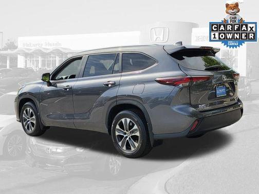Magnetic Gray Metallic 2025 Toyota Highlander XLE