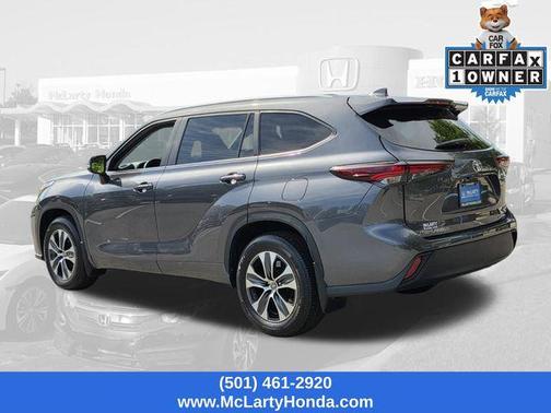 Magnetic Gray Metallic 2025 Toyota Highlander XLE