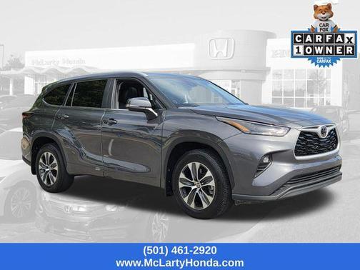 Magnetic Gray Metallic 2025 Toyota Highlander XLE