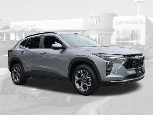 Sterling Gray Metallic 2025 Chevrolet Trax LT