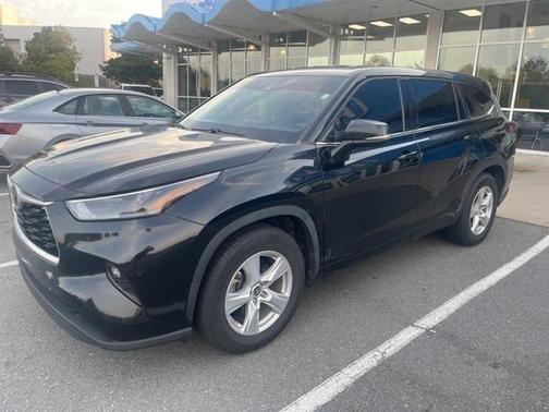 2022 Toyota Highlander LE