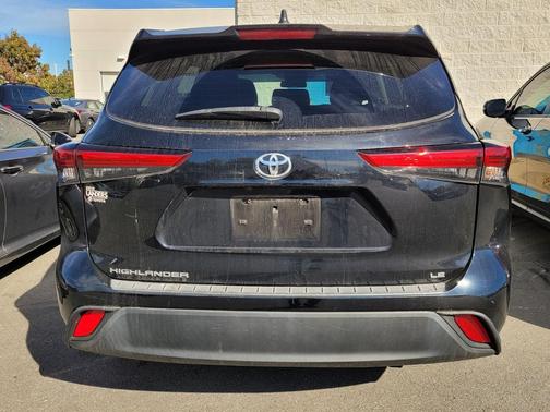 2022 Toyota Highlander LE