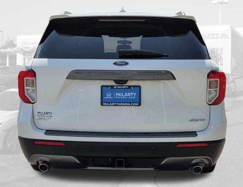 Star White Metallic Tri-Coat 2022 Ford Explorer XLT