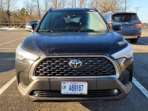 2025 Toyota Corolla Cross XLE