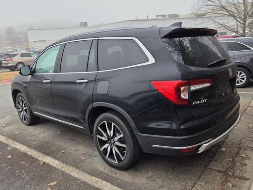 2022 Honda Pilot Touring 8-Passenger