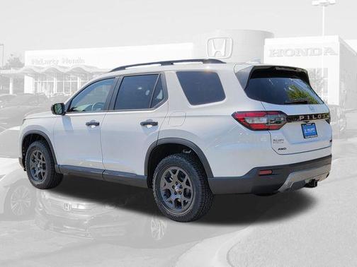 Platinum White Pearl 2026 Honda Pilot TrailSport
