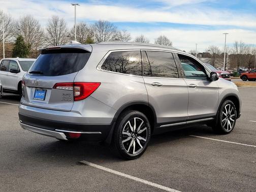 2021 Honda Pilot Touring 8-Passenger