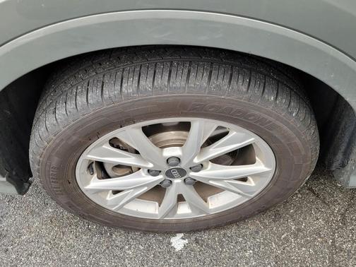 2024 Audi Q3 Premium 45 TFSI S line quattro Tiptronic