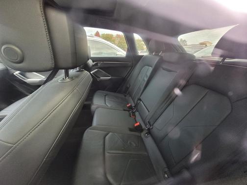 2024 Audi Q3 Premium 45 TFSI S line quattro Tiptronic