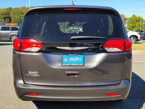 2023 Chrysler Voyager LX