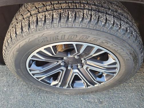 2023 Jeep Wagoneer L Series II 4x2