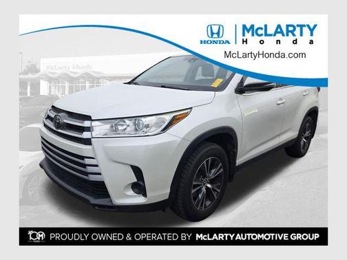 Blizzard Pearl 2019 Toyota Highlander LE