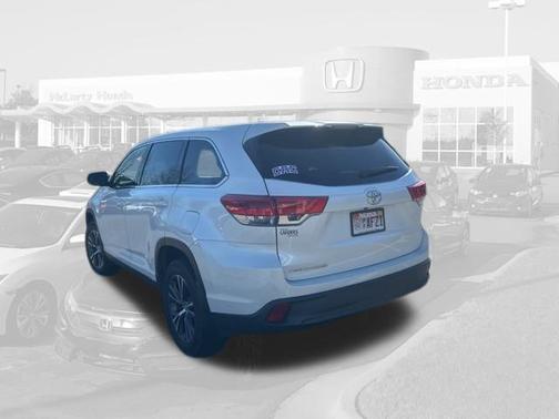 Blizzard Pearl 2019 Toyota Highlander LE