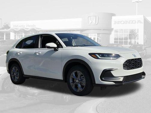 Platinum White Pearl 2027 Honda HR-V LX