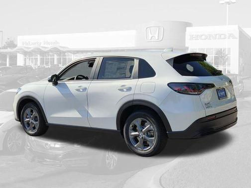 Platinum White Pearl 2027 Honda HR-V LX