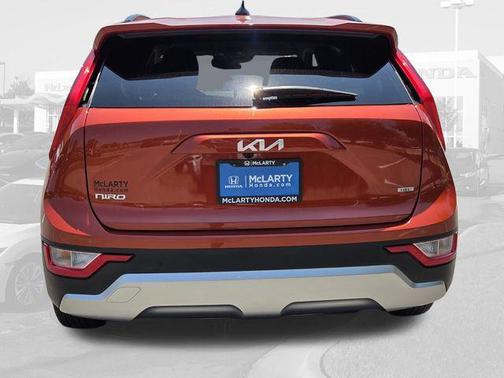 Fire Orange 2023 Kia Niro EX