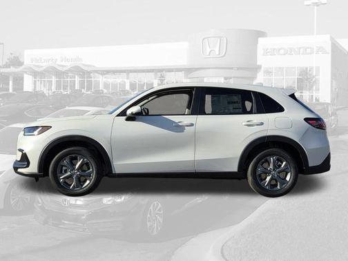 Platinum White Pearl 2026 Honda HR-V LX