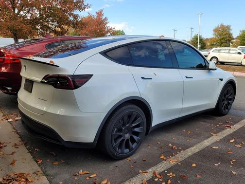 2022 Tesla Model Y Long Range Dual Motor All-Wheel Drive