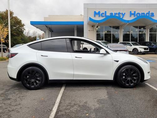 2022 Tesla Model Y Long Range Dual Motor All-Wheel Drive