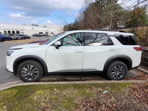 2024 Nissan Pathfinder SV FWD