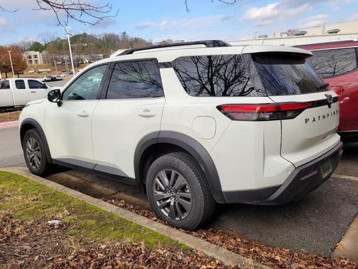 2024 Nissan Pathfinder SV FWD