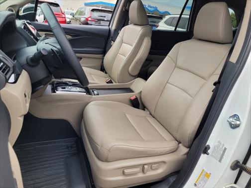 2022 Honda Pilot Touring 8-Passenger