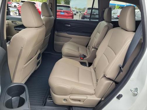 2022 Honda Pilot Touring 8-Passenger