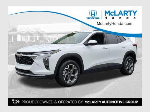 Summit White 2025 Chevrolet Trax LT