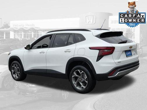 Summit White 2025 Chevrolet Trax LT
