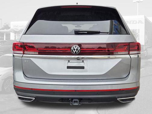 Silver Mist Metallic 2025 Volkswagen Atlas 2.0T SE w/Technology