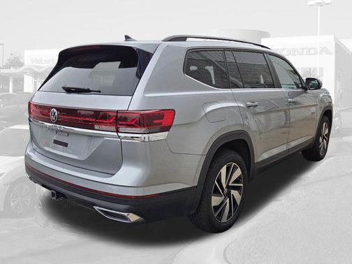 Silver Mist Metallic 2025 Volkswagen Atlas 2.0T SE w/Technology