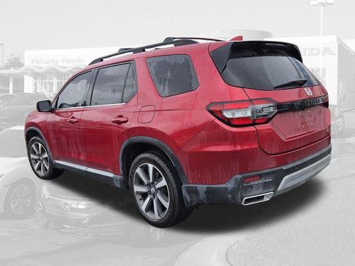 Radiant Red Metallic II 2024 Honda Pilot Touring 8-Passenger