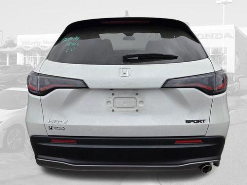 Platinum White Pearl 2024 Honda HR-V AWD Sport