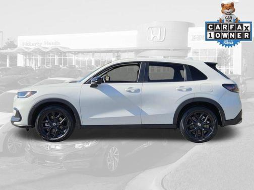 Platinum White Pearl 2024 Honda HR-V AWD Sport