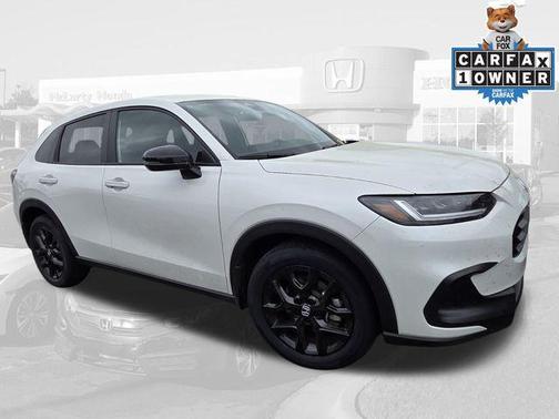 Platinum White Pearl 2024 Honda HR-V AWD Sport