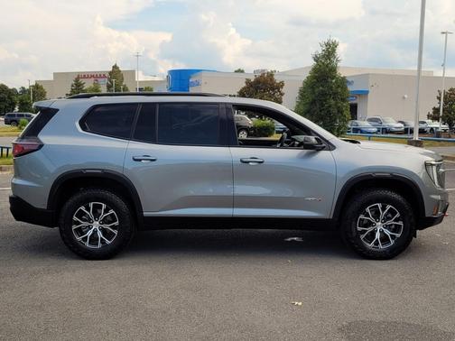 2024 GMC Acadia AWD AT4