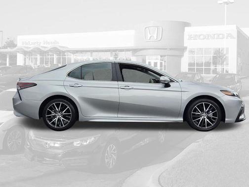 Celestial Silver Metallic 2024 Toyota Camry SE