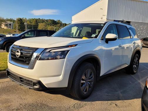 2024 Nissan Pathfinder SV FWD