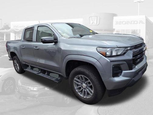 Sterling Gray Metallic 2025 Chevrolet Colorado LT