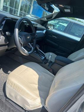 Sterling Gray Metallic 2025 Chevrolet Colorado LT