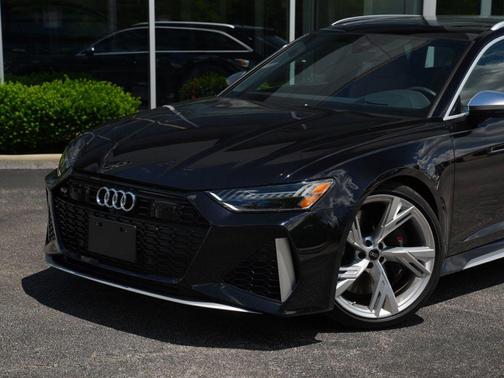 Black Crystal 2021 Audi RS 6 Avant 4.0T