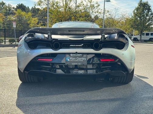 2022 McLaren 720S Performance