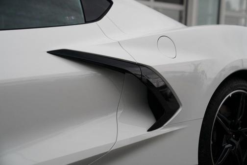 Arctic White 2022 Chevrolet Corvette Stingray w/2LT