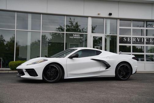 Arctic White 2022 Chevrolet Corvette Stingray w/2LT