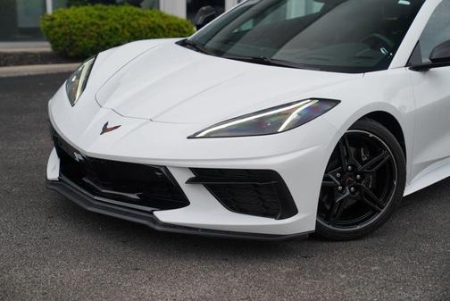 Arctic White 2022 Chevrolet Corvette Stingray w/2LT