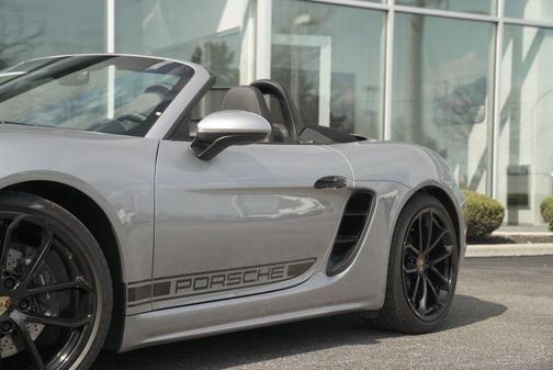 GT Silver Metallic 2025 Porsche 718 Boxster Style Edition