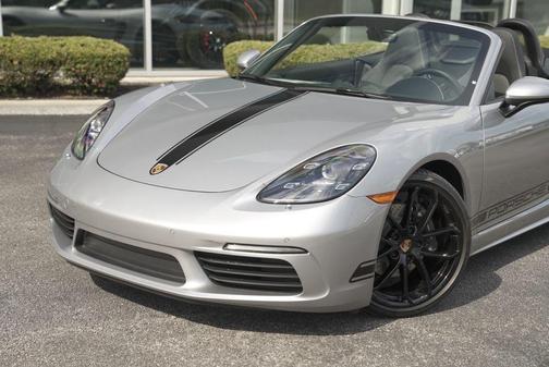 GT Silver Metallic 2025 Porsche 718 Boxster Style Edition
