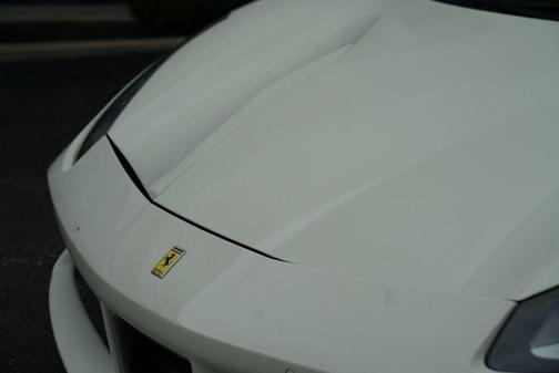 Bianco Avus 2017 Ferrari 488 GTB Base