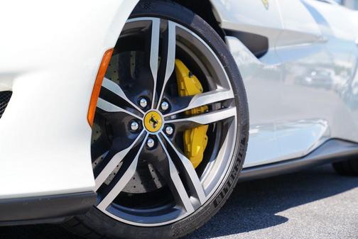 Bianco Avus 2019 Ferrari Portofino Base