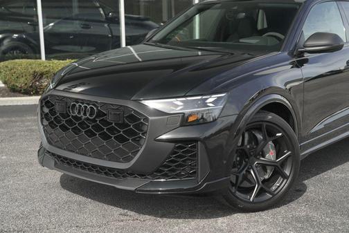 Mythos Black Metallic 2026 Audi RS Q8 4.0T